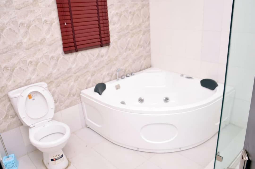 City Nest Hotel Ogombo Kültér fotó