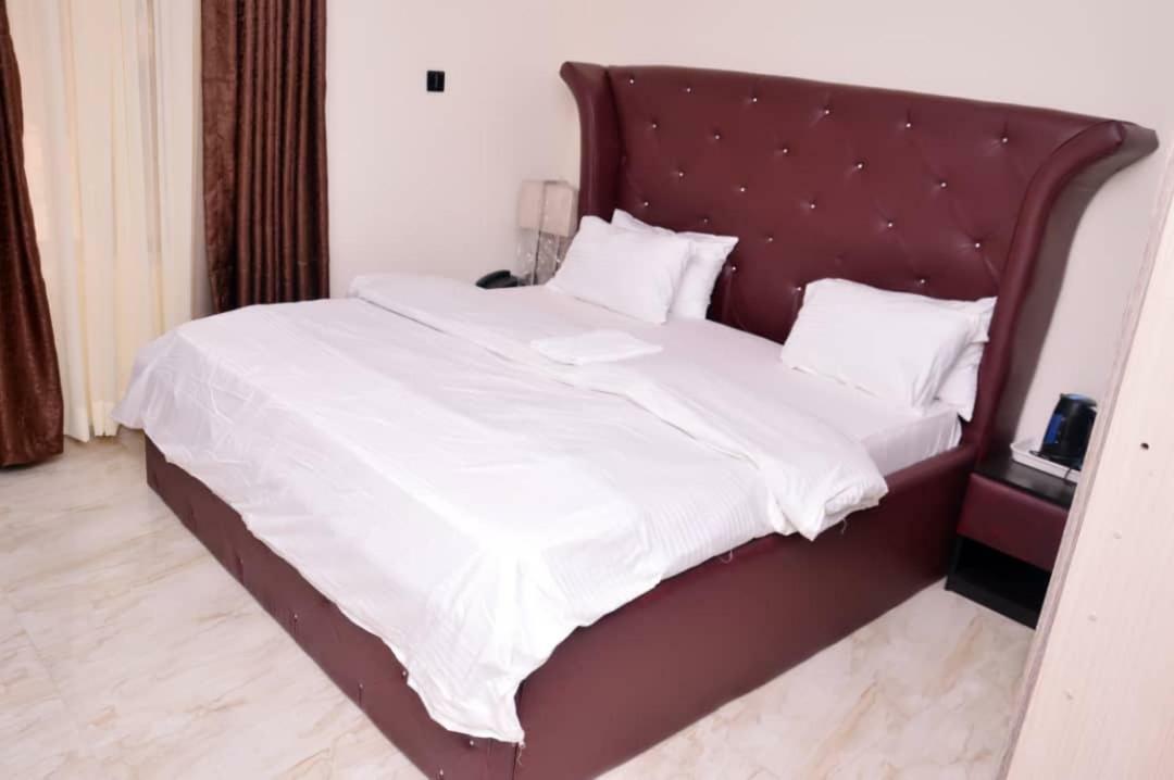 City Nest Hotel Ogombo Kültér fotó